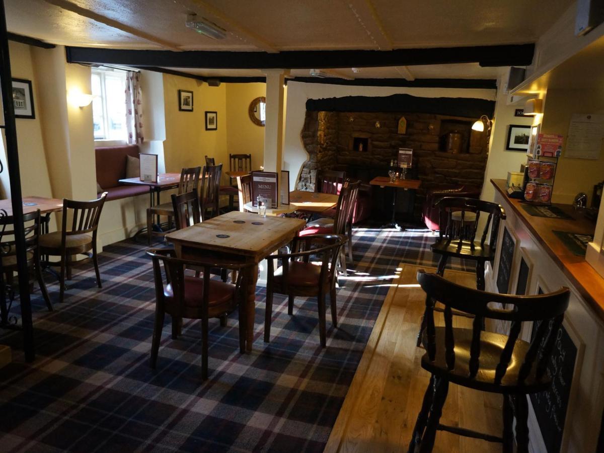Masons Arms Hotel Montacute Bagian luar foto