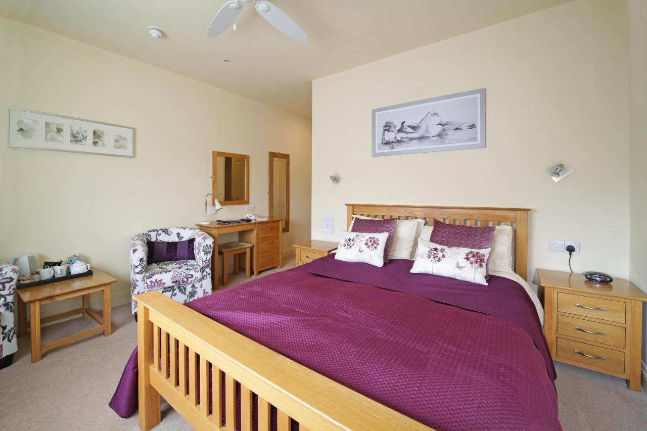 Masons Arms Hotel Montacute Bagian luar foto
