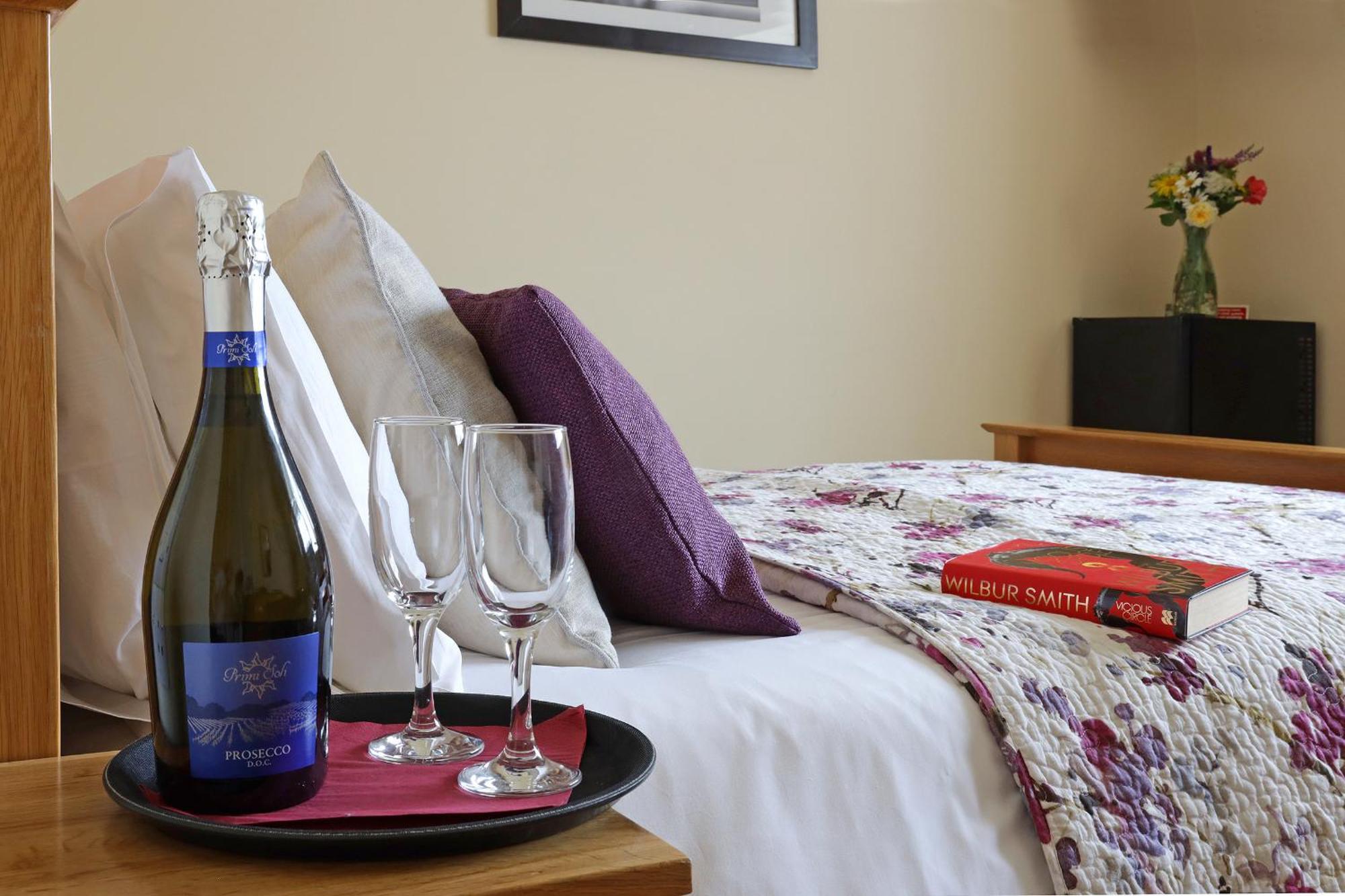 Masons Arms Hotel Montacute Bagian luar foto